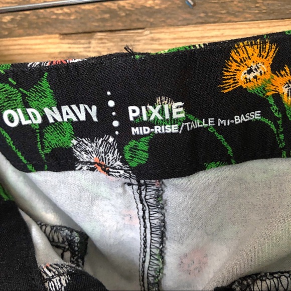 Old Navy floral print pixie mid-rise jeans - Picture 6 of 7